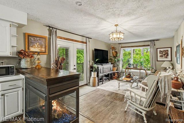 5338 King Road, Howell, MI 48843