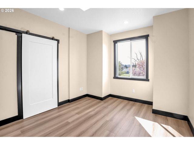 720 S 8TH Ave, Cornelius, OR 97113