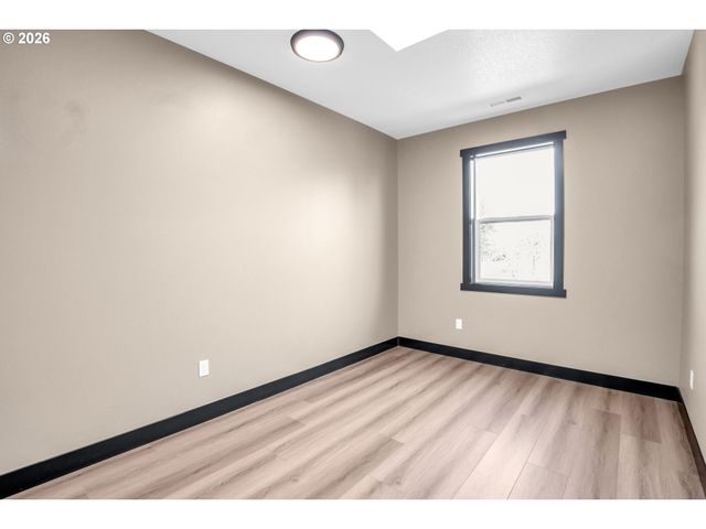 720 S 8TH Ave, Cornelius, OR 97113