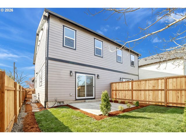 720 S 8TH Ave, Cornelius, OR 97113