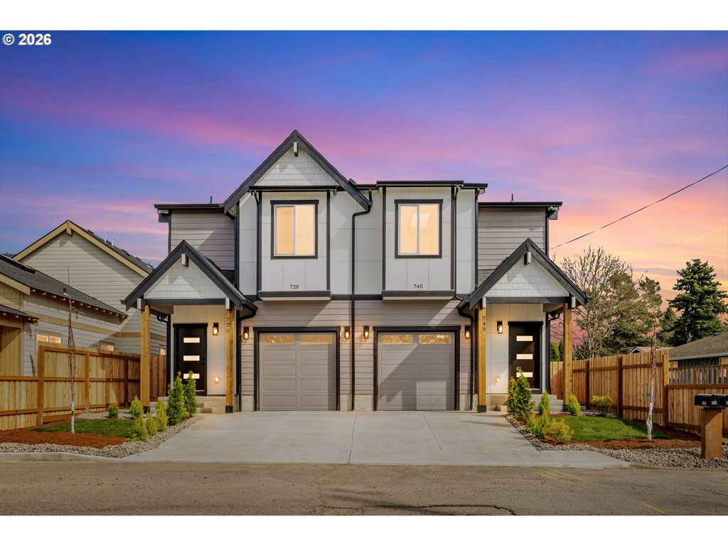 720 S 8TH Ave, Cornelius, OR 97113