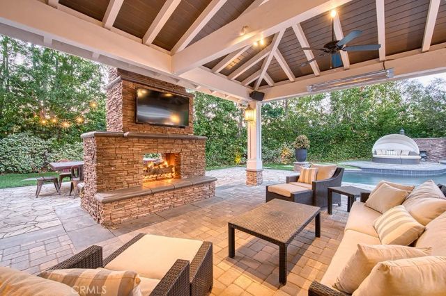 22 Hawthorne, Coto De Caza, CA 92679
