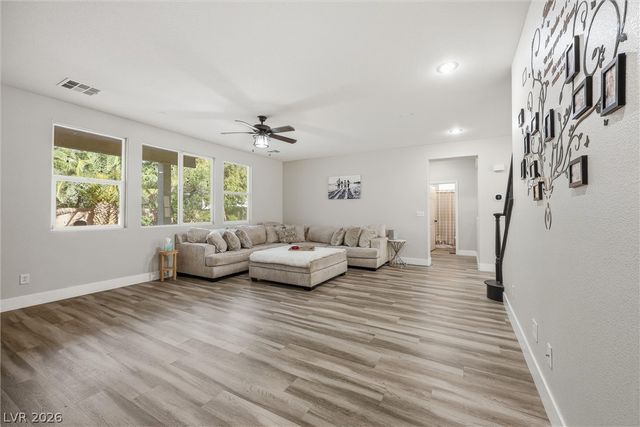 7916 Flat Creek Street, Las Vegas, NV 89131