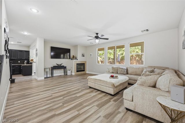 7916 Flat Creek Street, Las Vegas, NV 89131