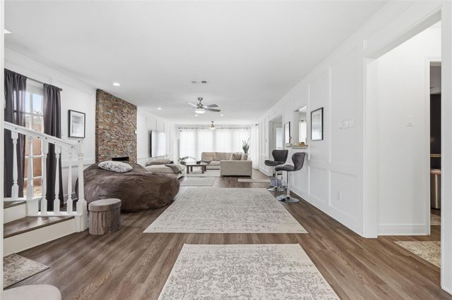 1627 N Hearthside Drive, Richmond, TX 77406