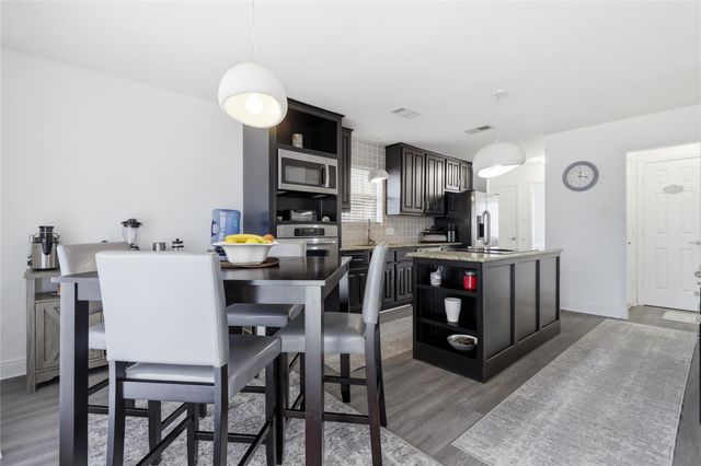 1627 N Hearthside Drive, Richmond, TX 77406