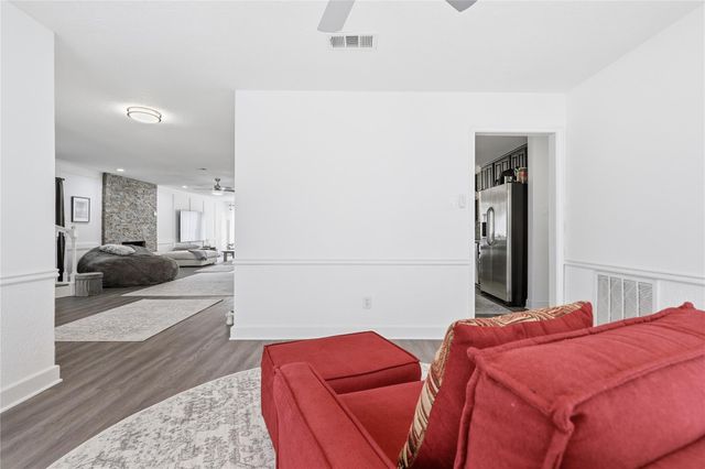 1627 N Hearthside Drive, Richmond, TX 77406