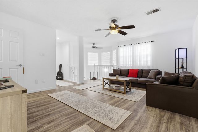 1627 N Hearthside Drive, Richmond, TX 77406