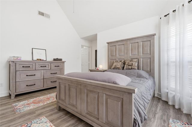 1627 N Hearthside Drive, Richmond, TX 77406