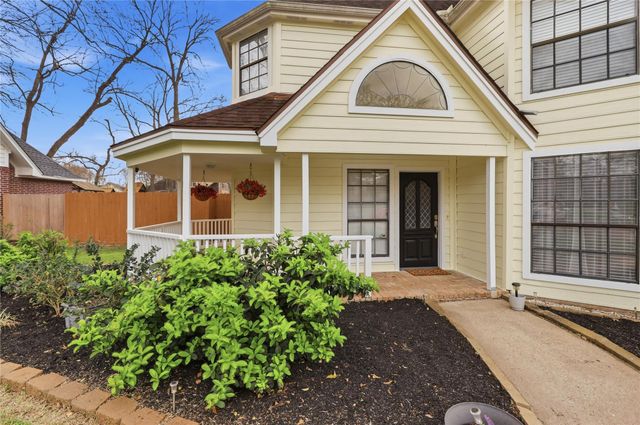 1627 N Hearthside Drive, Richmond, TX 77406