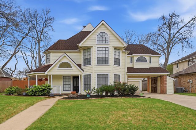 1627 N Hearthside Drive, Richmond, TX 77406