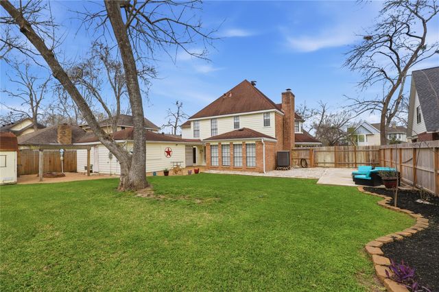 1627 N Hearthside Drive, Richmond, TX 77406