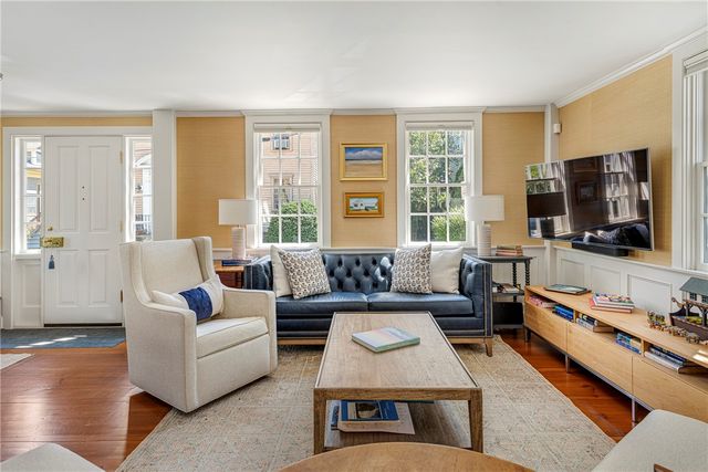 41 Elm Street, Newport, RI 02840