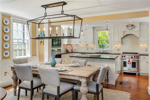 41 Elm Street, Newport, RI 02840