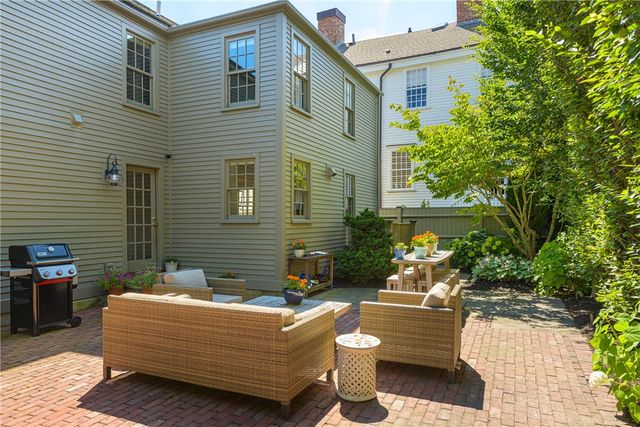 41 Elm Street, Newport, RI 02840