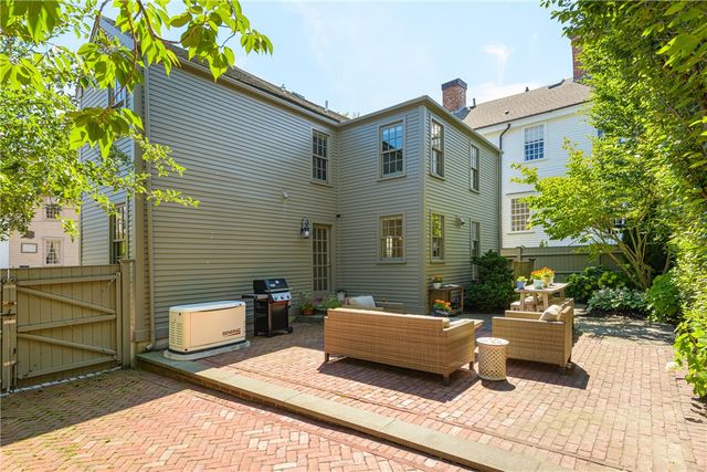 41 Elm Street, Newport, RI 02840