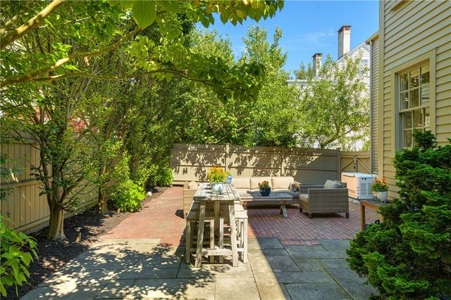41 Elm Street, Newport, RI 02840