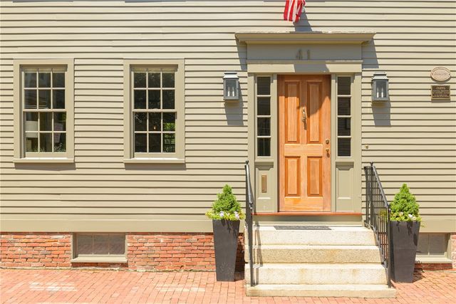 41 Elm Street, Newport, RI 02840