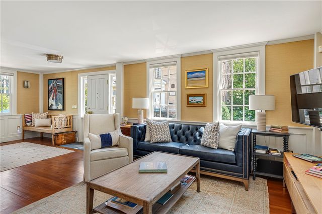 41 Elm Street, Newport, RI 02840