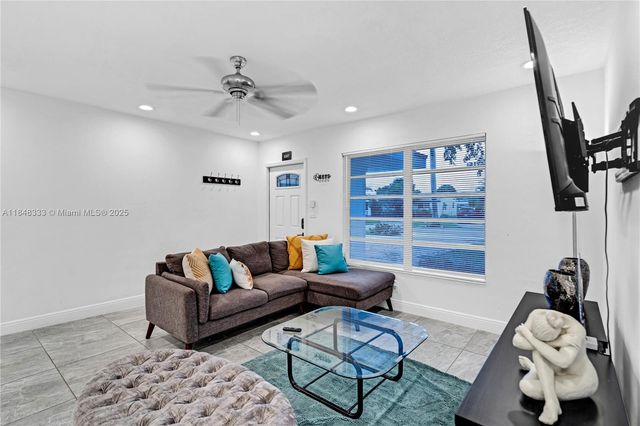 1165 SW 4th Ter 1, Pompano Beach, FL 33060