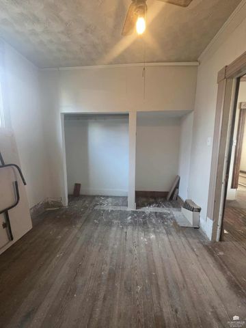 331 W 4th Street, Junction City, KS 66441