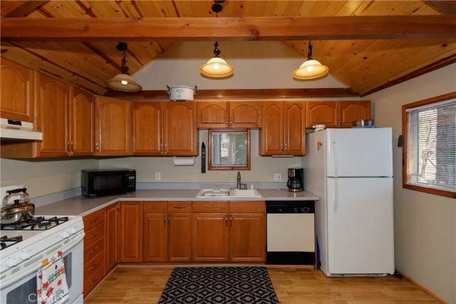 33874 Green Valley Lake Road, Green Valley Lake, CA 92341