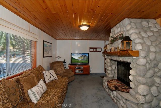 33874 Green Valley Lake Road, Green Valley Lake, CA 92341