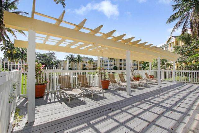 6283 La Costa Drive L, Boca Raton, FL 33433