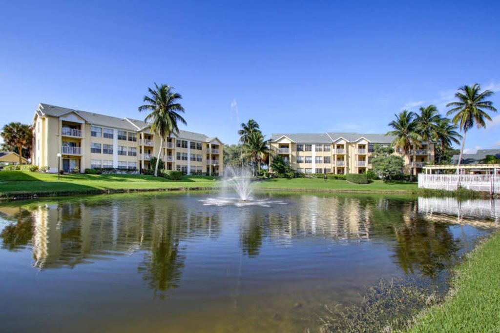 6283 La Costa Drive L, Boca Raton, FL 33433