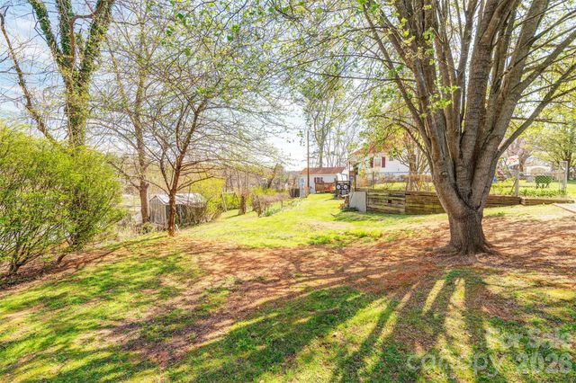 84 Swannanoa Avenue, Asheville, NC 28806