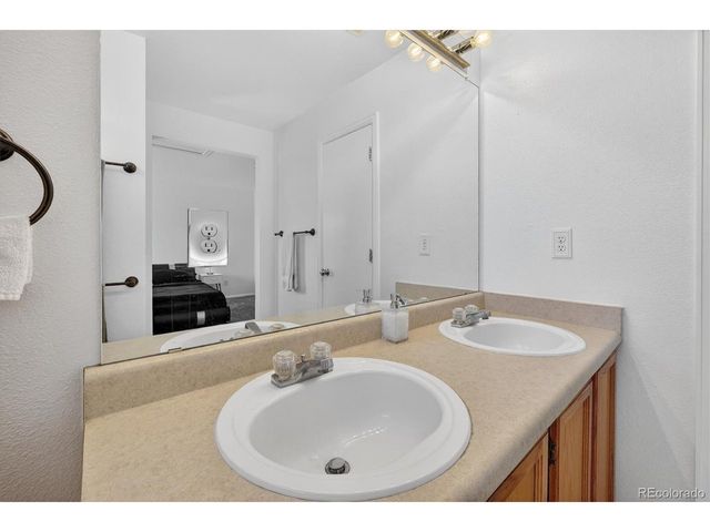 20100 E Prentice Ln, Centennial, CO 80015