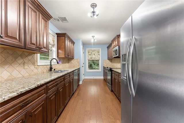 6049 Green Tree Lane, Gainesville, GA 30506