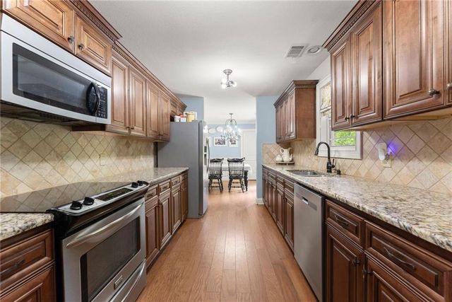 6049 Green Tree Lane, Gainesville, GA 30506