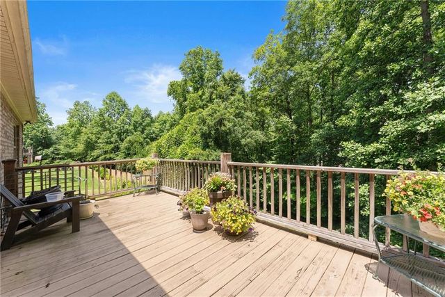 6049 Green Tree Lane, Gainesville, GA 30506