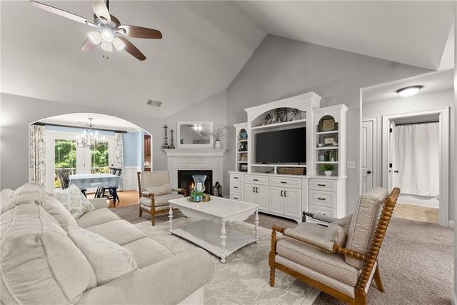 6049 Green Tree Lane, Gainesville, GA 30506