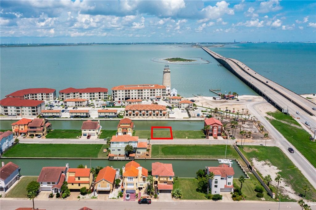 714 Kings Point Dr, Corpus Christi, TX 78402 — photo 2