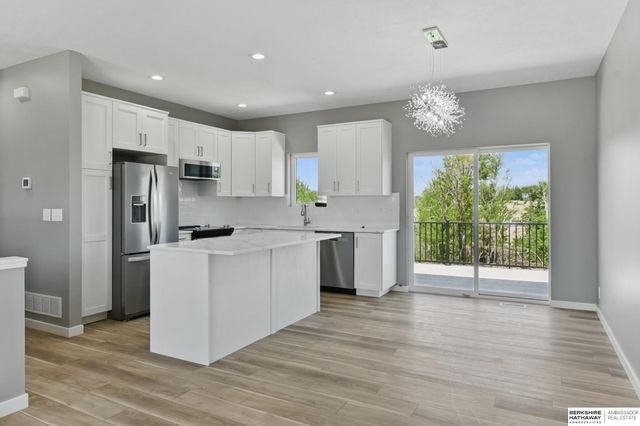 4009 N 215th Street, Elkhorn, NE 68022