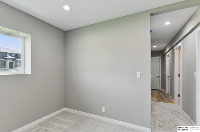 4009 N 215th Street, Elkhorn, NE 68022