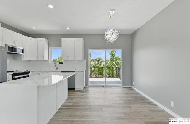 4009 N 215th Street, Elkhorn, NE 68022