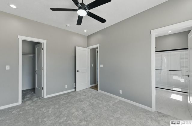 4009 N 215th Street, Elkhorn, NE 68022