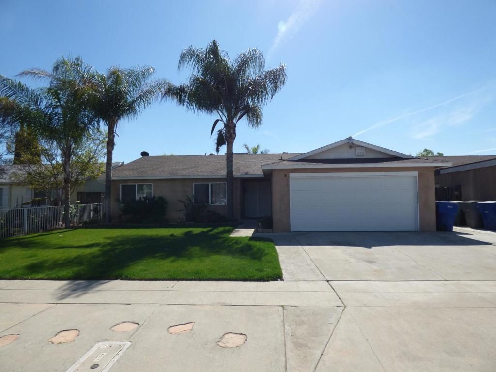 Image 1 of property listing at 5850 E Ramona Avenue, Fresno, CA 93727