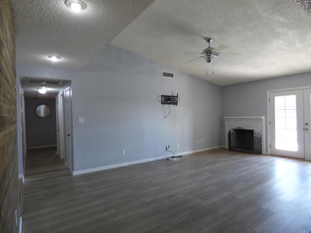 Image 16 of property listing at 5850 E Ramona Avenue, Fresno, CA 93727