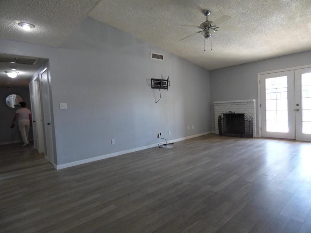 Image 9 of property listing at 5850 E Ramona Avenue, Fresno, CA 93727