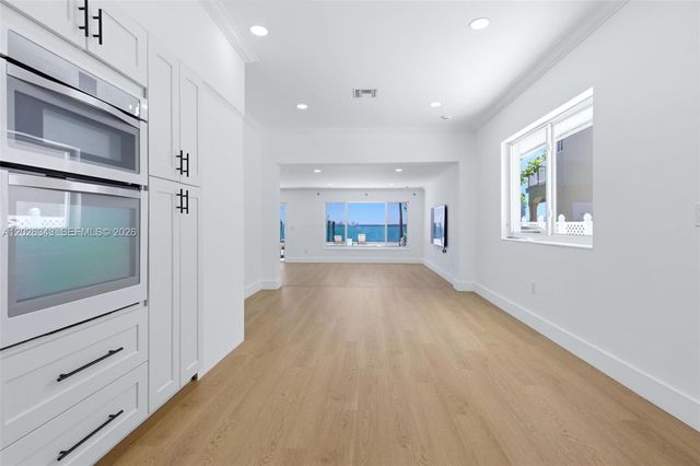 1510 S Treasure Dr SINGLE, North Bay Village, FL 33141