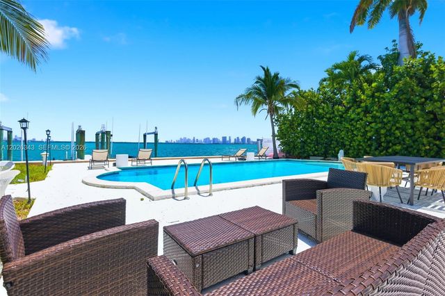 1510 S Treasure Dr SINGLE, North Bay Village, FL 33141