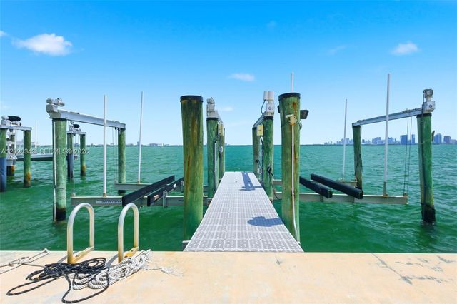 1510 S Treasure Dr SINGLE, North Bay Village, FL 33141