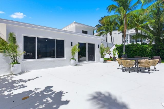 1510 S Treasure Dr SINGLE, North Bay Village, FL 33141