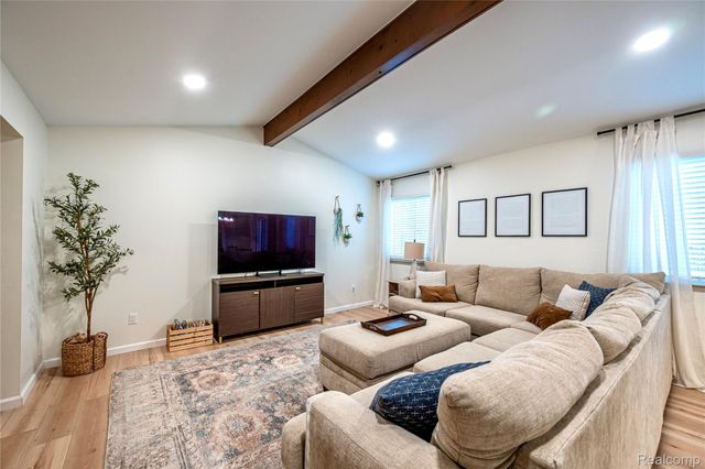 36832 Carriage Drive, Sterling Heights, MI 48310