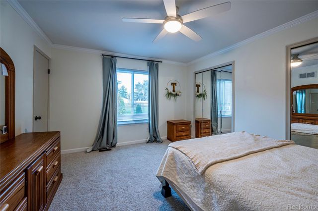 36832 Carriage Drive, Sterling Heights, MI 48310