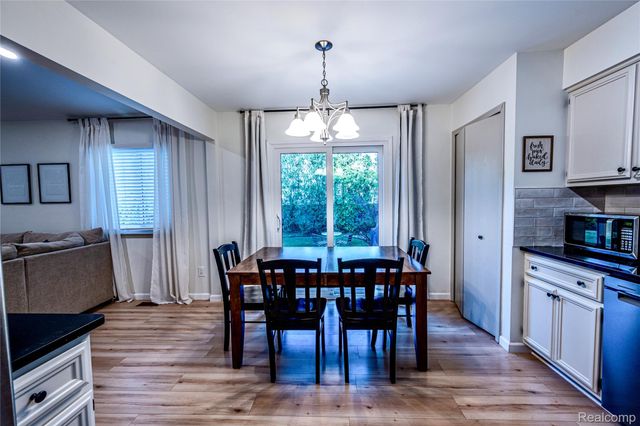 36832 Carriage Drive, Sterling Heights, MI 48310